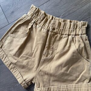 NWT (LIGHT TAN) Fenn short